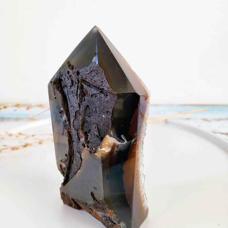 Kleiner Obelisk aus Achat