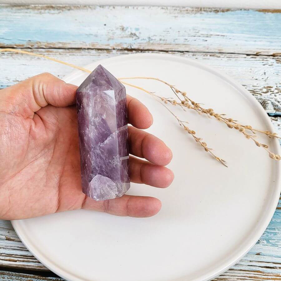 Violetter Tum aus Amethyst