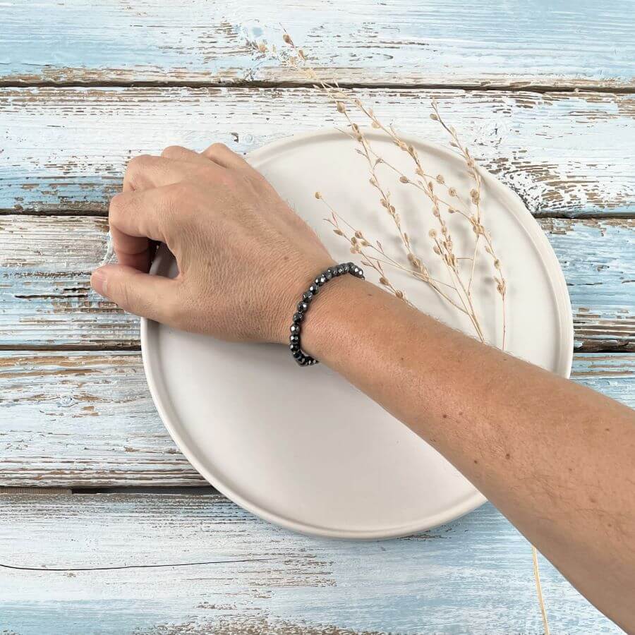 Hämatin Kugelarmband glänzend