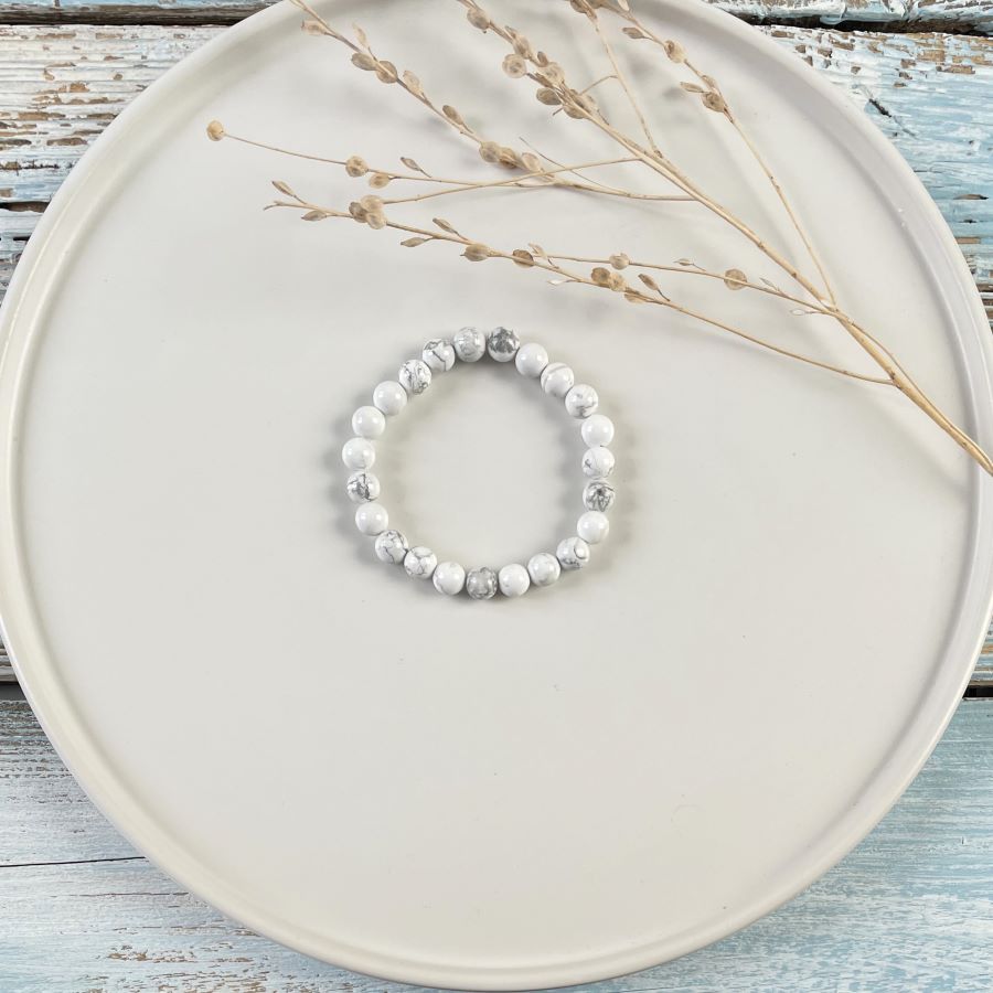 Magnesit-Edelstein-Kugelarmband