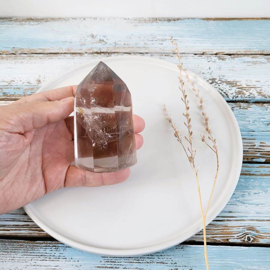 Rauchquarzspitze mit Dekoteller