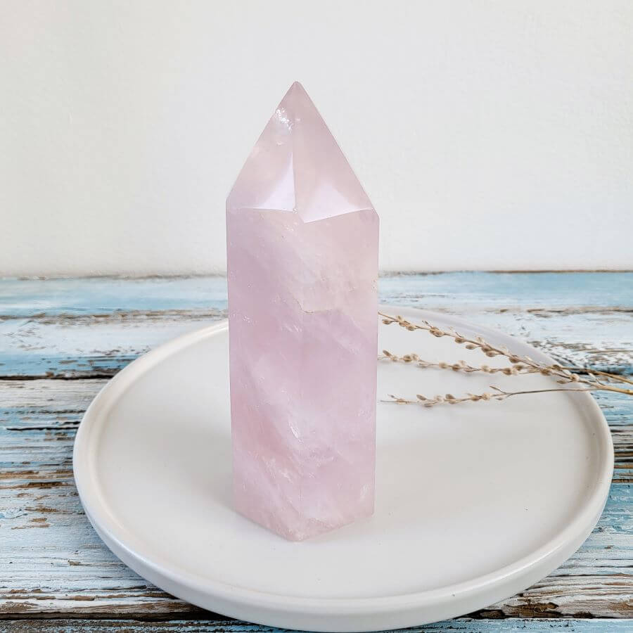 Großer Rosenquarz-Turm